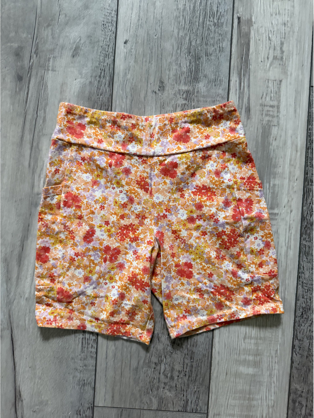 Target Art Class Retro Floral Drop in Pocket cotton biker shorts size 10/12